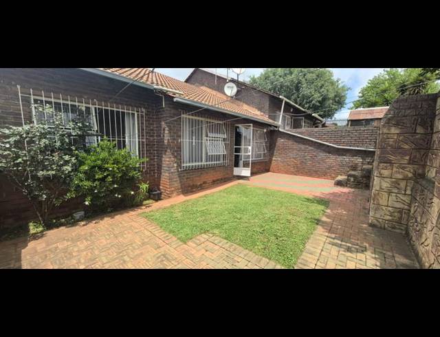 3 BEDROOM APARTMENT FOR SALE IN FLORIDA